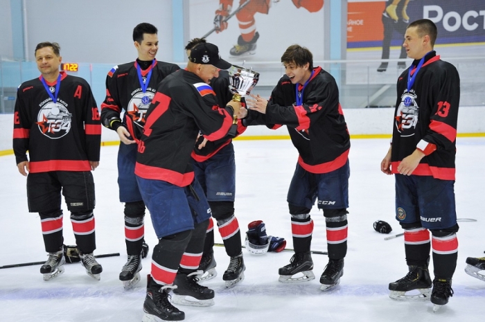 На ледовой арене «Айсберг» прошел финал чемпионата «3 на 3» 